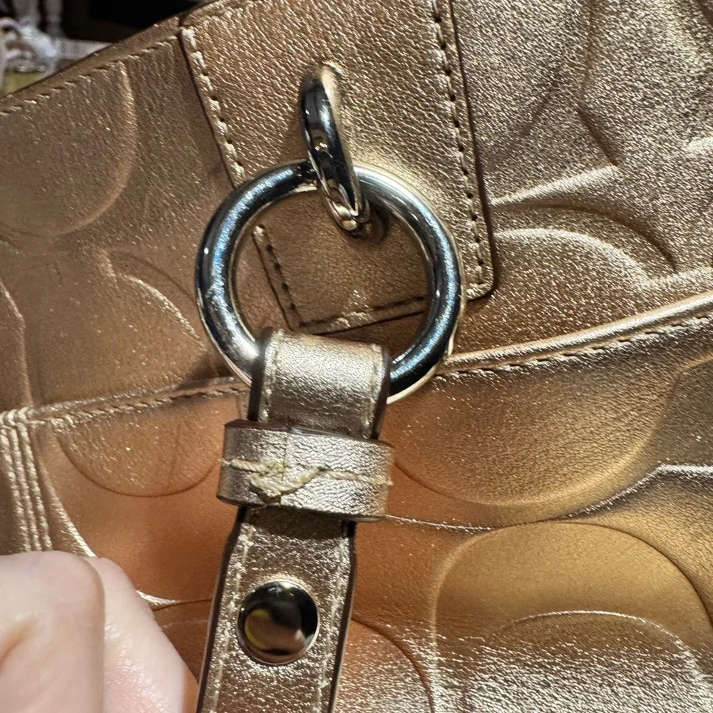 Gold Coach Purse - Picture 7 of 9
